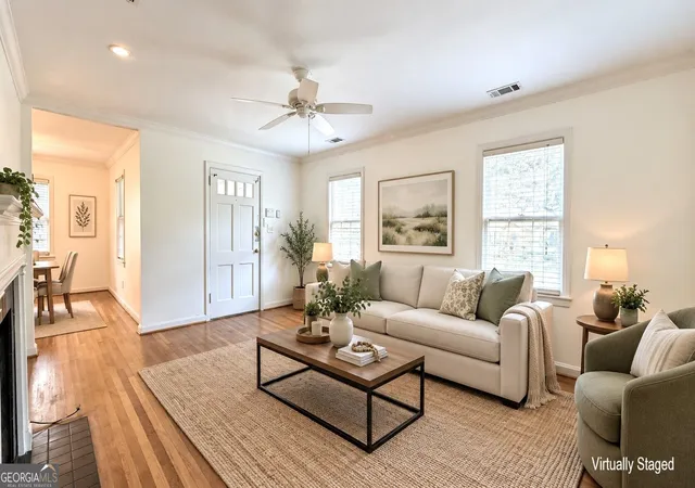 Photo 2 of Single family home for sale at 463 Lynnhaven Dr Sw, Atlanta, GA 30310 | MLS# 10833463 | Listing updated on 2026-09-11