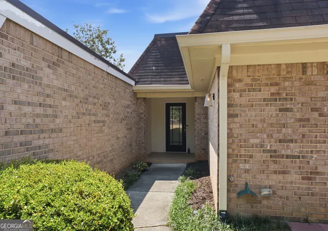 Photo 3 of Sale Pending at 4413 Village Oaks Ridge, Atlanta, GA 30338 | MLS# 10818545 | Listing updated on 2026-09-15