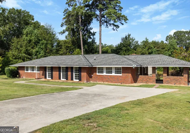 Photo 3 of Single family home for sale at 1841 Celeste Dr, Columbus, GA 31907 | MLS# 10841116 | Listing updated on 2026-09-06