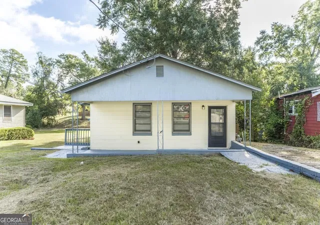 Photo 2 of Single family home for sale at 1782 Eveline Ave, Macon, GA 31204 | MLS# 10846337 | Listing updated on 2026-09-30