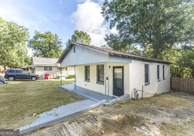 Photo 3 of Single family home for sale at 1782 Eveline Ave, Macon, GA 31204 | MLS# 10846337 | Listing updated on 2026-09-30