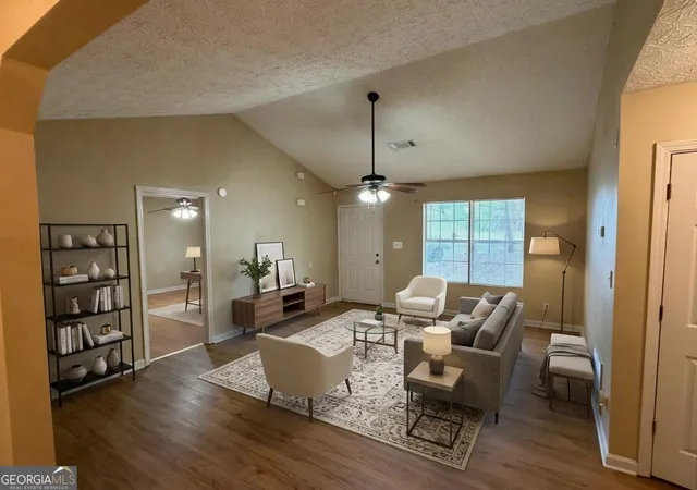 Photo 2 of Single family home for sale at 122 Oriole Dr, Jonesboro, GA 30238 | MLS# 10852530 | Listing updated on 2026-10-07
