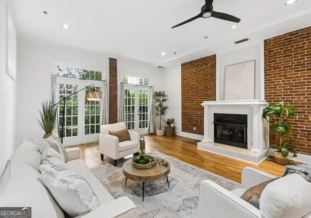 Listing Photo 3 - Condo for sale in building located at 270 15Th St Ne, Atlanta, GA 30309 - Unit #101