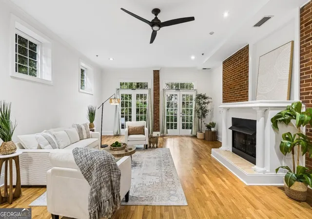 Listing Photo 4 - Condo for sale in building located at 270 15Th St Ne, Atlanta, GA 30309 - Unit #101