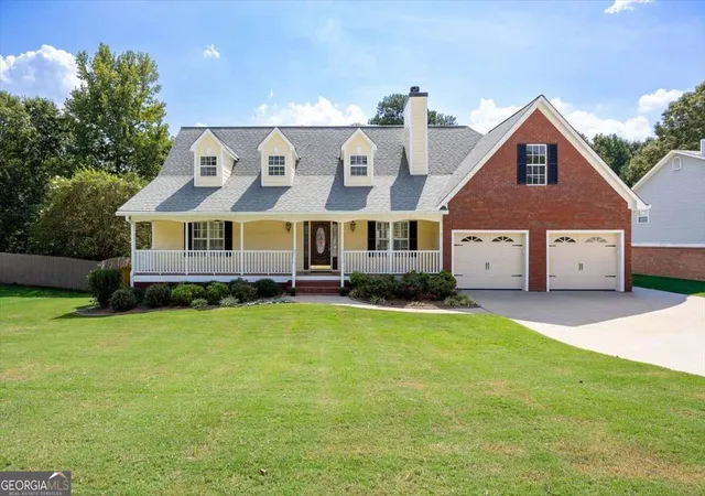 Photo 1 of Sale Pending at 5485 Twin Oak Dr, Douglasville, GA 30135 | MLS# 10847417 | Listing updated on 2026-10-06