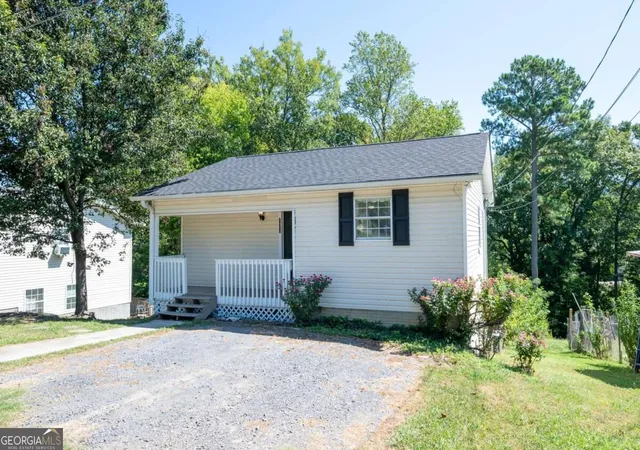 Photo 1 of Single family home for sale at 1310 Lida St, Dalton, GA 30720 | MLS# 10846800 | Listing updated on 2026-10-05