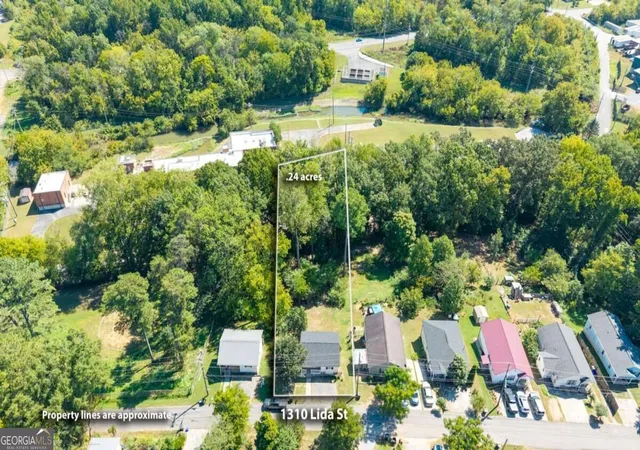 Photo 2 of Single family home for sale at 1310 Lida St, Dalton, GA 30720 | MLS# 10846800 | Listing updated on 2026-10-05