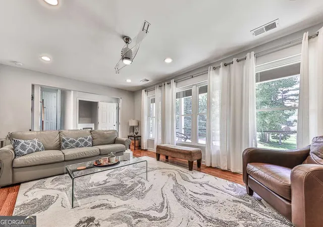 Photo 3 of Single family home for sale at 268 N Briar Ridge, Woodstock, GA 30189 | MLS# 10849819 | Listing updated on 2026-10-11