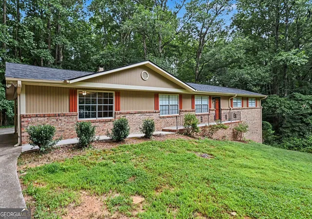 Photo 2 of Single family home for sale at 2216 Chestnut Log Dr, Lithia Springs, GA 30122 | MLS# 10847965 | Listing updated on 2026-10-08
