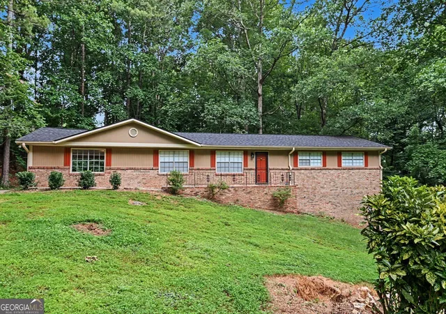 Photo 3 of Single family home for sale at 2216 Chestnut Log Dr, Lithia Springs, GA 30122 | MLS# 10847965 | Listing updated on 2026-10-08