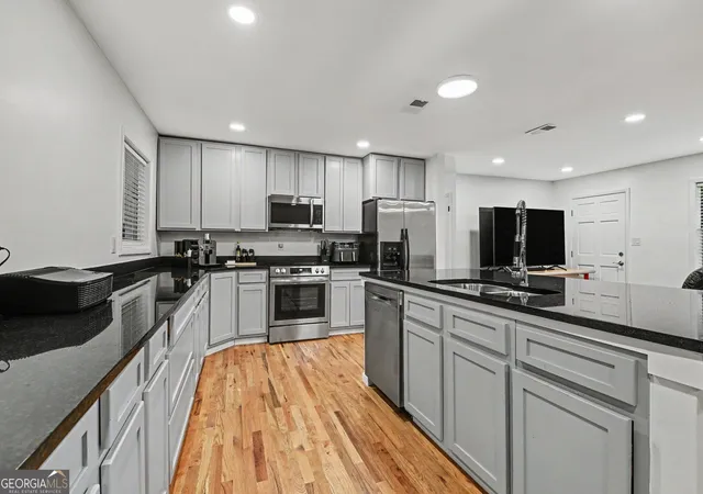Photo 3 of Single family home for sale at 2216 Chestnut Log Dr, Lithia Springs, GA 30122 | MLS# 10847965 | Listing updated on 2026-10-08