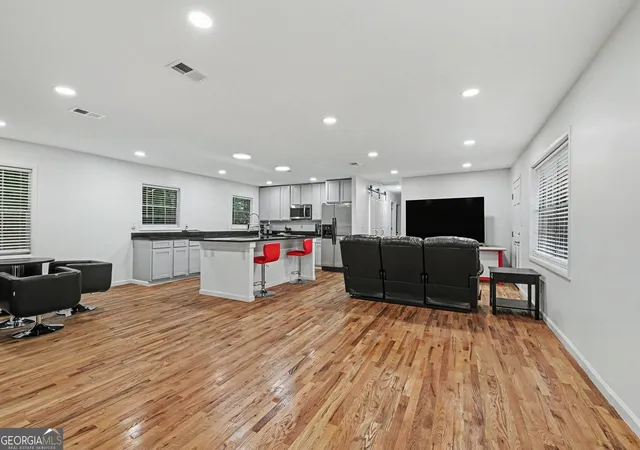 Photo 4 of Single family home for sale at 2216 Chestnut Log Dr, Lithia Springs, GA 30122 | MLS# 10847965 | Listing updated on 2026-10-08