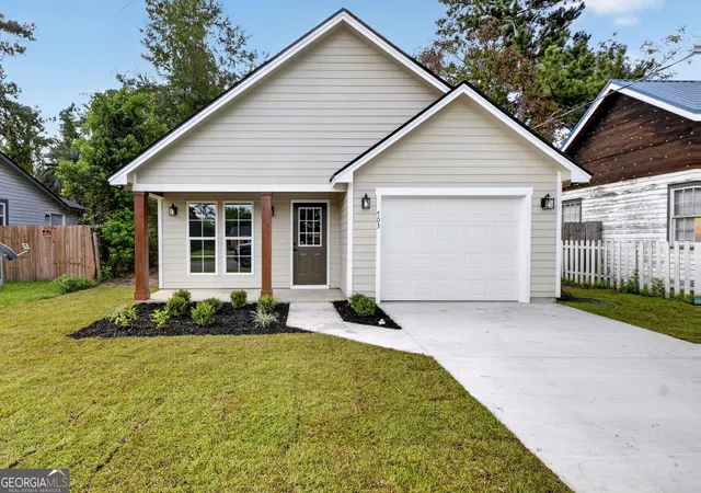 Photo 1 of Single family home for sale at 703 E Adair St, Valdosta, GA 31601 | MLS# 10830212 | Listing updated on 2026-09-19
