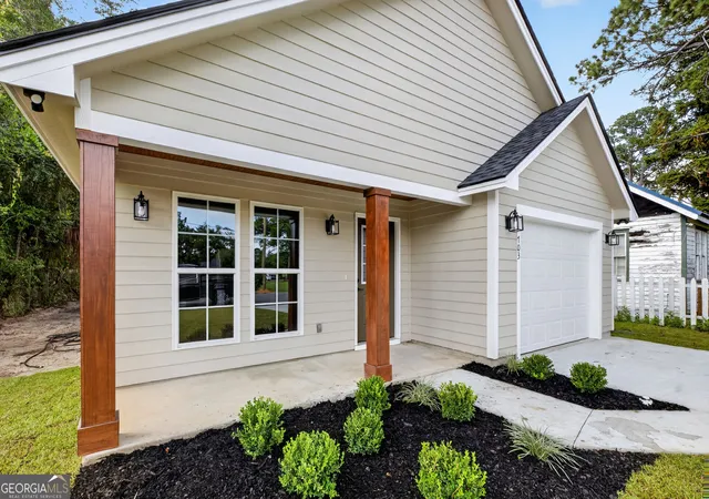 Photo 2 of Single family home for sale at 703 E Adair St, Valdosta, GA 31601 | MLS# 10830212 | Listing updated on 2026-09-19