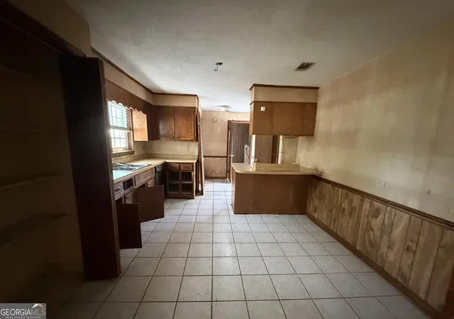 Photo 2 of Single family home for sale at 401 E Howard St, Wrens, GA 30833 | MLS# 10844372 | Listing updated on 2026-09-14