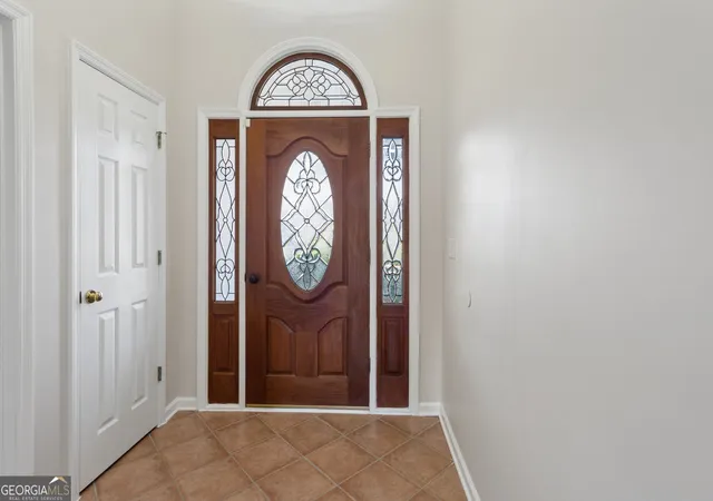 Photo 3 of Single family home for sale at 1433 Rosewood Crk, Marietta, GA 30066 | MLS# 10837155 | Listing updated on 2026-09-15