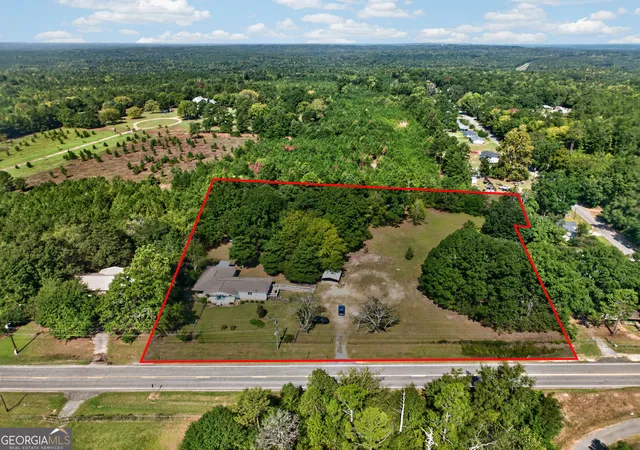 Photo 2 of Single family home for sale at 163 Gordon Hwy SW, Milledgeville, GA 31061 | MLS# 10852044 | Listing updated on 2026-10-08