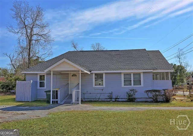 Photo 4 of Single family home for sale at 2114 Weldon St, Savannah, GA 31415 | MLS# 10842270 | Listing updated on 2026-09-19