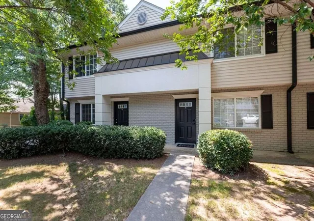 Townhouse for sale at 6940 Roswell Rd #B3, Sandy Springs, GA 30328 | MLS# 10839652