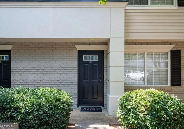 Photo 2 of Townhouse for sale at 6940 Roswell Rd #B3, Sandy Springs, GA 30328 | MLS# 10839652 | Listing updated on 2026-09-10