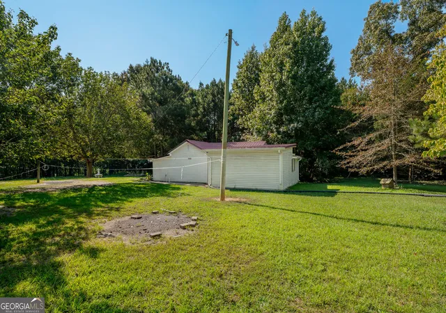 Photo 3 of Manufactured home for sale at 72 48 Burns Dr, La Fayette, GA 30728 | MLS# 10840522 | Listing updated on 2026-09-18