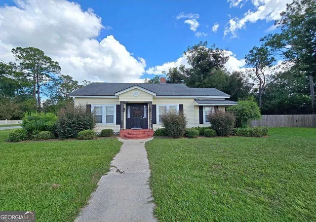 Photo 2 of Single family home for sale at 409 Joiner Ave, Nashville, GA 31639 | MLS# 10846172 | Listing updated on 2026-09-30