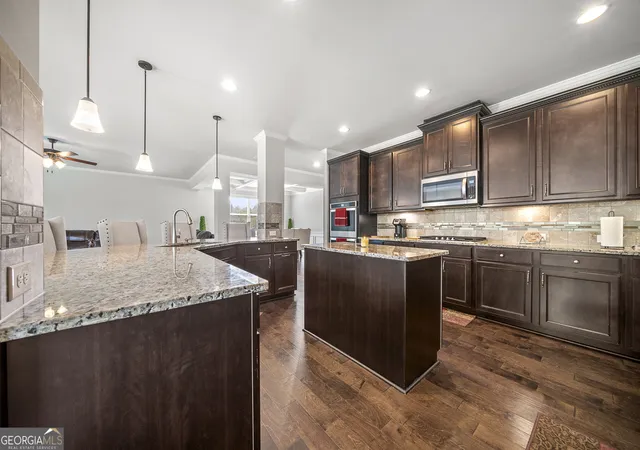 Photo 4 of Single family home for sale at 98 Houser Dr, Newnan, GA 30263 | MLS# 10838865 | Listing updated on 2026-09-17