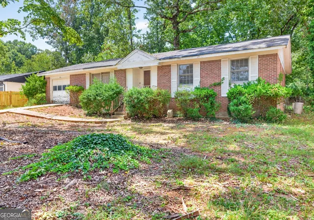Photo 2 of Sale Pending at 526 Stonewood Dr, Stone Mountain, GA 30087 | MLS# 10841805 | Listing updated on 2026-09-10