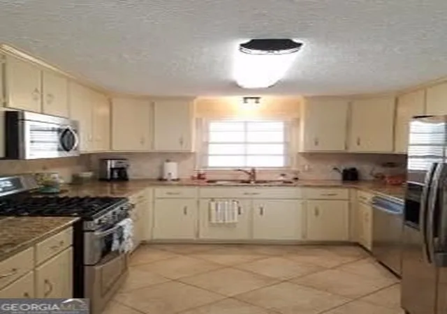 Photo 3 of Single family home for sale at 1829 Hardman Ln, Woodstock, GA 30188 | MLS# 10844688 | Listing updated on 2026-09-14