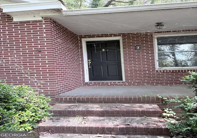 Photo 1 of Sale Pending at 7 Townview Rd Se, Rome, GA 30161 | MLS# 10840300 | Listing updated on 2026-09-05