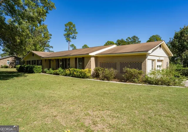 Photo 1 of Sale Pending at 5848 School Rd, Macon, GA 31216 | MLS# 10875184 | Listing updated on 2026-10-27