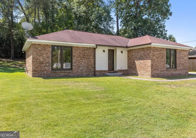 Photo 2 of Single family home for sale at 5918 Hunter Rd, Columbus, GA 31907 | MLS# 10848110 | Listing updated on 2026-10-05