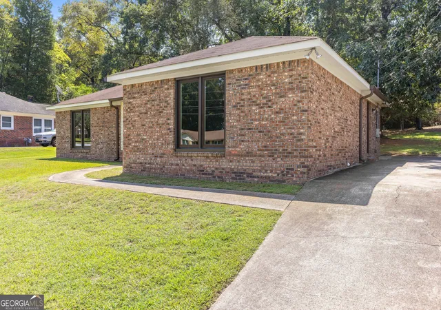 Photo 3 of Single family home for sale at 5918 Hunter Rd, Columbus, GA 31907 | MLS# 10848110 | Listing updated on 2026-10-05
