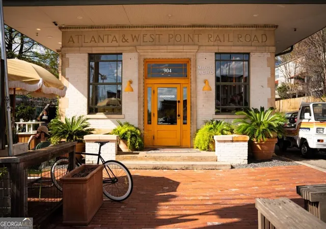Listing Photo 2 - Condo for sale in building located at 1221 Caroline St Ne, Atlanta, GA 30307 - Unit #208