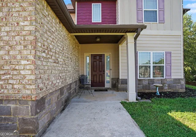 Photo 3 of Single family home for sale at 213 Tapestry Dr, Mcdonough, GA 30252 | MLS# 10826982 | Listing updated on 2026-09-18