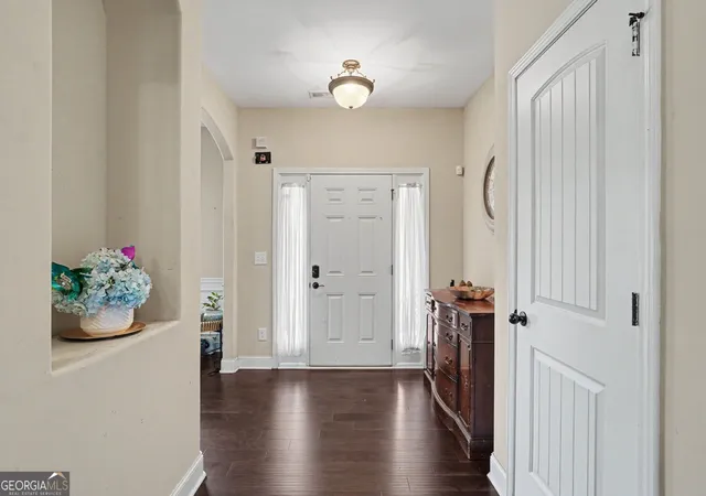 Photo 4 of Single family home for sale at 213 Tapestry Dr, Mcdonough, GA 30252 | MLS# 10826982 | Listing updated on 2026-09-18