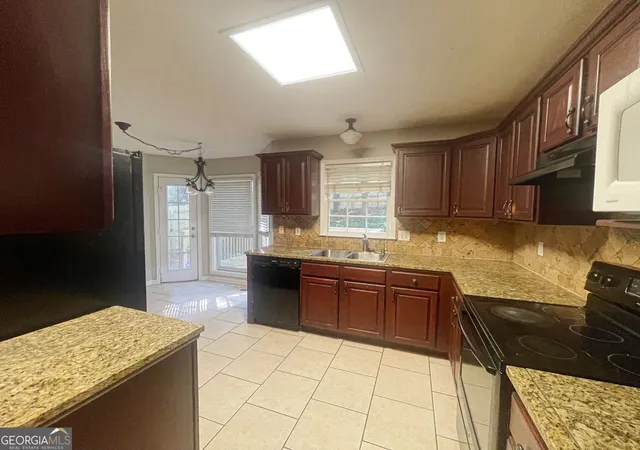 Photo 3 of Single family home for sale at 1347 Velvet Creek Wy Sw, Marietta, GA 30008 | MLS# 10831111 | Listing updated on 2026-10-06