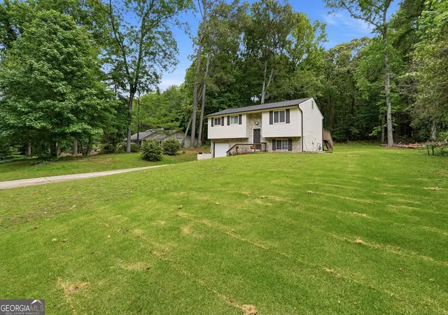 Photo 3 of Single family home for sale at 3775 Somerset Dr Sw, Marietta, GA 30064 | MLS# 10769019 | Listing updated on 2026-09-04