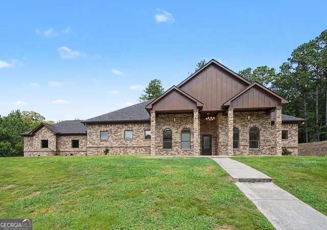 Single family home for sale at 1470 Anderson Valley Dr, Snellville, GA 30039 | MLS# 10851282