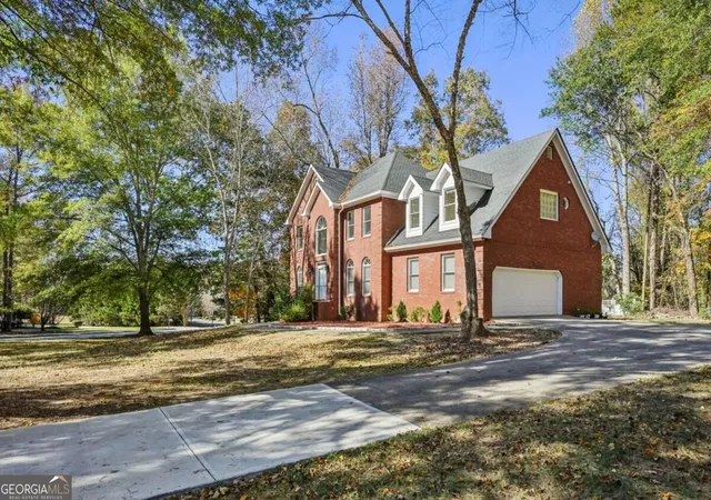 Photo 3 of Single family home for sale at 100 Julia Ct, Fayetteville, GA 30214 | MLS# 10837709 | Listing updated on 2026-09-05