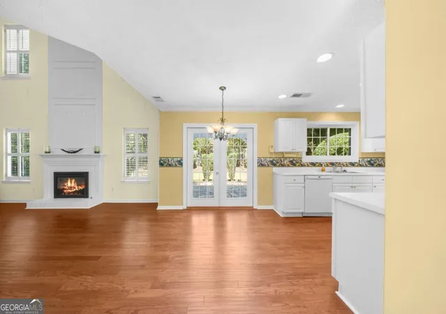 Photo 3 of Single family home for sale at 1010 Bradford Dr, Roswell, GA 30076 | MLS# 10850683 | Listing updated on 2026-10-06