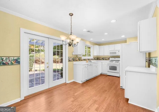 Photo 4 of Single family home for sale at 1010 Bradford Dr, Roswell, GA 30076 | MLS# 10850683 | Listing updated on 2026-10-06