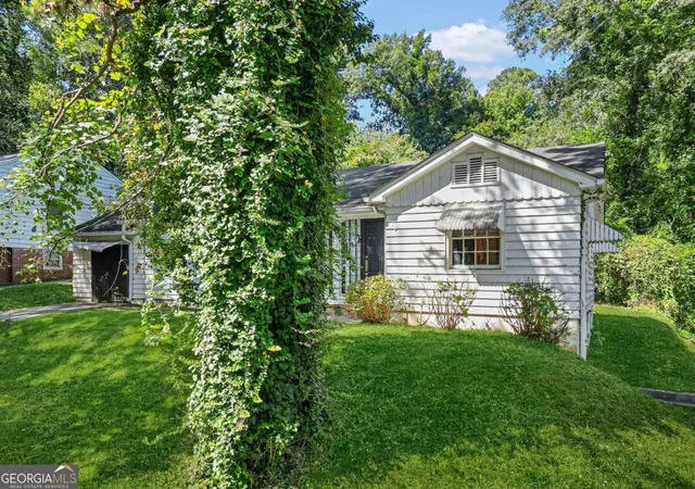 Photo 2 of Single family home for sale at 1285 Cahaba Dr Sw, Atlanta, GA 30311 | MLS# 10849616 | Listing updated on 2026-10-03