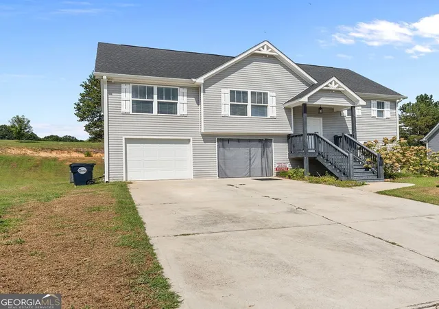 Photo 3 of Single family home for sale at 154 Grizzly Trl, Carrollton, GA 30117 | MLS# 10842665 | Listing updated on 2026-09-23