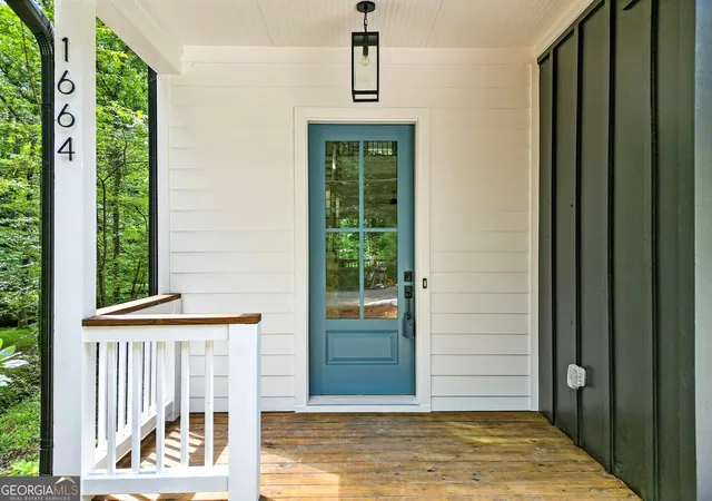 Photo 2 of Single family home for sale at 1673 Crestridge Dr SE, Marietta, GA 30067 | MLS# 10853386 | Listing updated on 2026-09-25