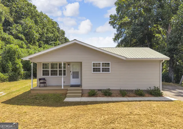 Photo 3 of Single family home for sale at 530 Grandview Ave, Mount Airy, GA 30563 | MLS# 10847585 | Listing updated on 2026-10-07