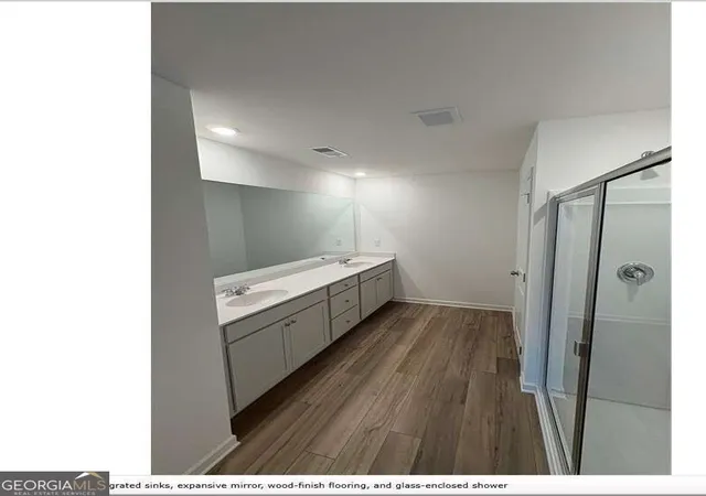 Photo 3 of Townhouse for sale at 2562 States Ave #24, Doraville, GA 30360 | MLS# 10850378 | Listing updated on 2026-10-02