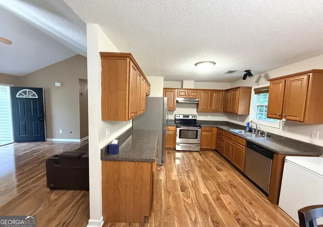 Photo 4 of Sale Pending at 334 Evans Rd, Milner, GA 30257 | MLS# 10845001 | Listing updated on 2026-09-17