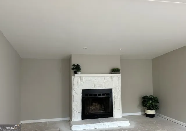 Photo 4 of Single family home for sale at 4424 Brandy Ln SE, Acworth, GA 30102 | MLS# 10876783 | Listing updated on 2026-10-28