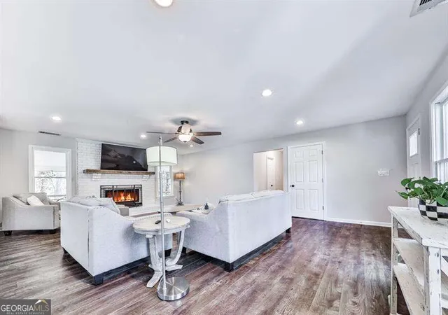 Photo 3 of Single family home for sale at 6816 Yachting Way, Acworth, GA 30102 | MLS# 10879682 | Listing updated on 2026-10-27